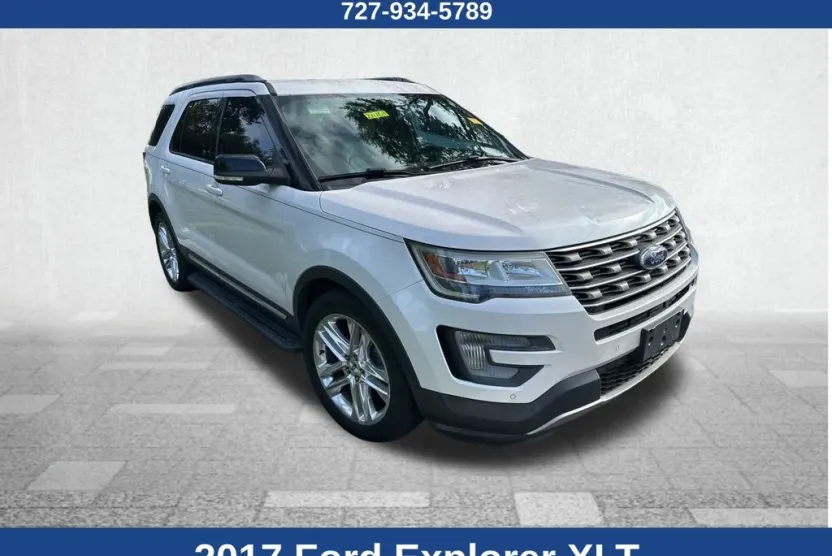 2017 Ford Explorer XLT photo 1