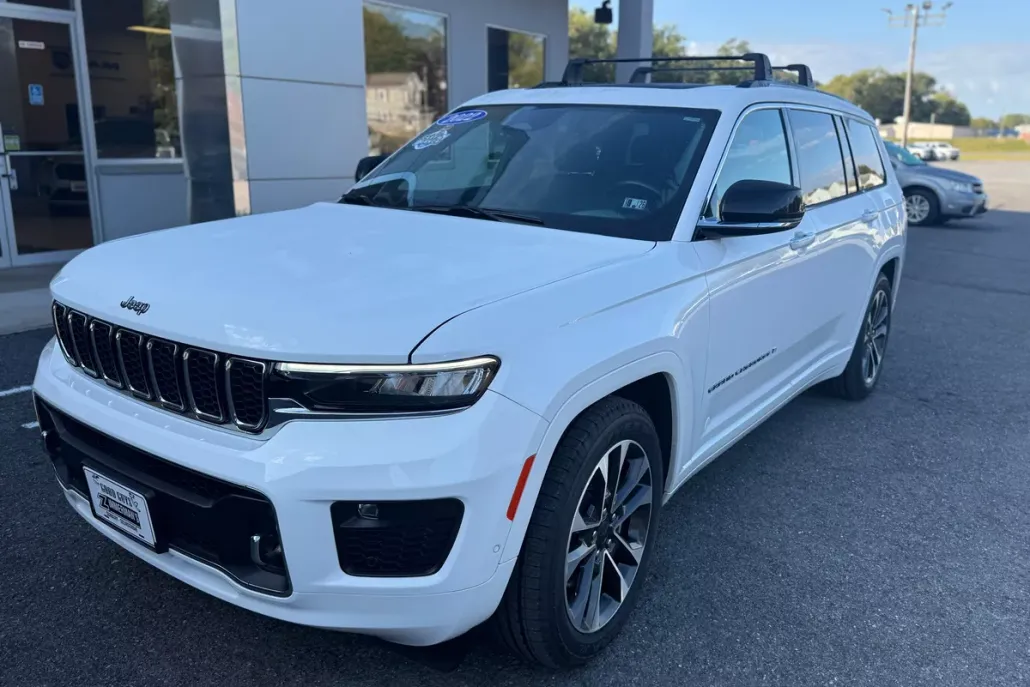2022 Jeep Grand Cherokee Overland photo 1