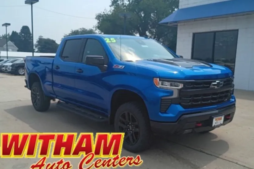 2025 Chevrolet Silverado Trail Boss LT photo 1