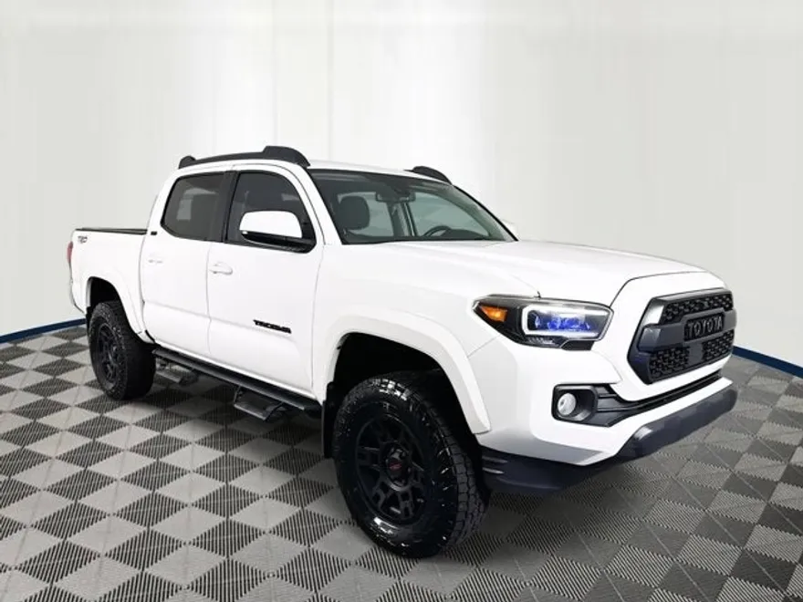 2021 Toyota Tacoma SR5 photo 1