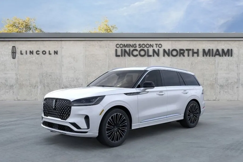 2025 Lincoln Aviator Black Label photo 1
