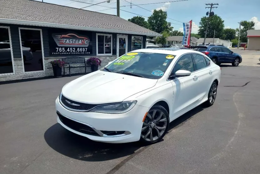 2016 Chrysler 200 C photo 1