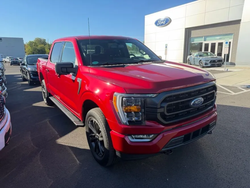 2022 Ford F-150 XLT photo 1