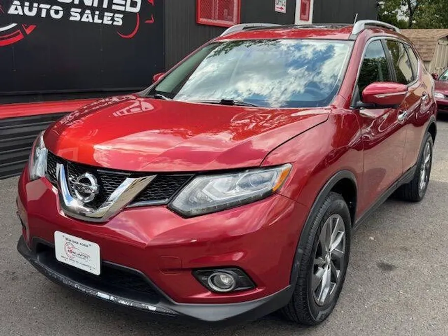 2015 Nissan Rogue SL photo 1