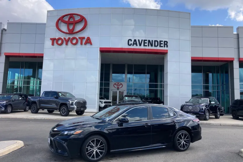 2021 Toyota Camry SE photo 1