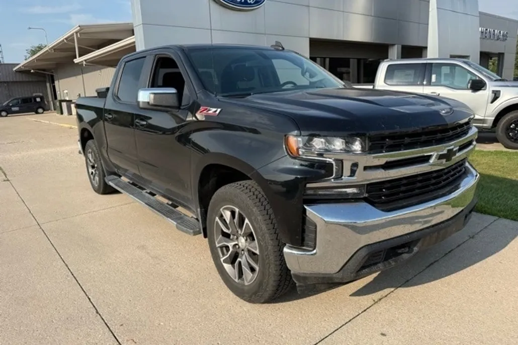 2021 Chevrolet Silverado 1500 LT photo 1