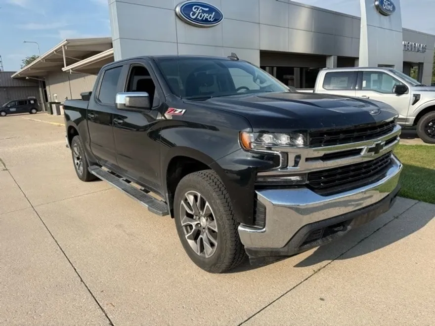 2021 Chevrolet Silverado 1500 LT photo 1