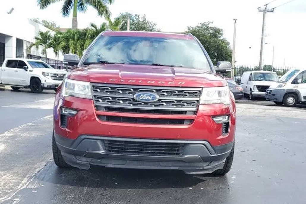 2018 Ford Explorer XLT photo 1