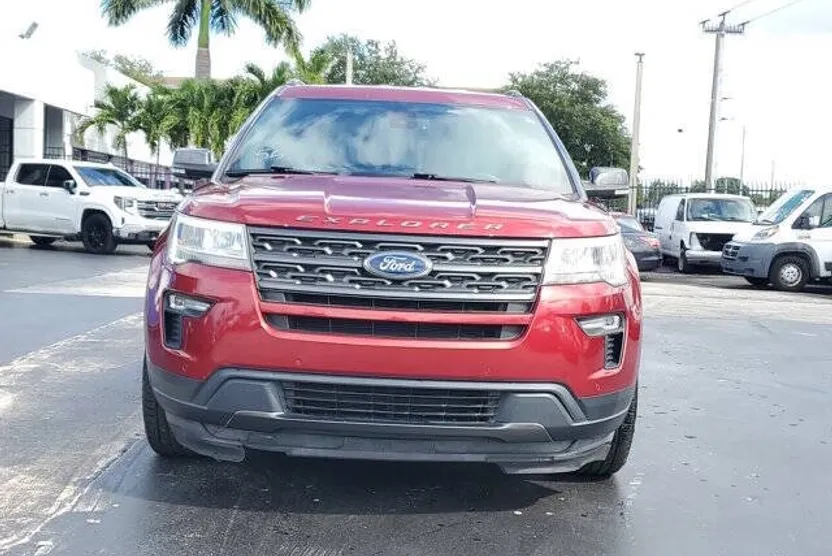 2018 Ford Explorer XLT photo 1