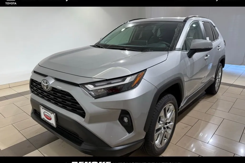 2025 Toyota RAV4 XLE Premium photo 1