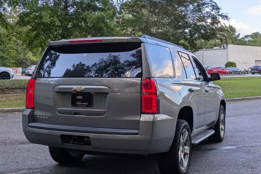 2017 Chevrolet Tahoe LS photo 1