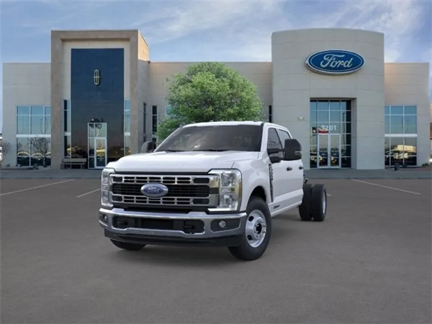 2025 Ford F-350 photo 1