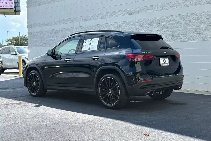 2022 Mercedes Benz GLA 250 photo 1