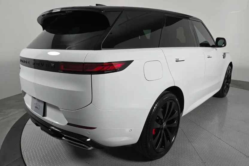 2025 Land Rover Range Rover Sport SE photo 1