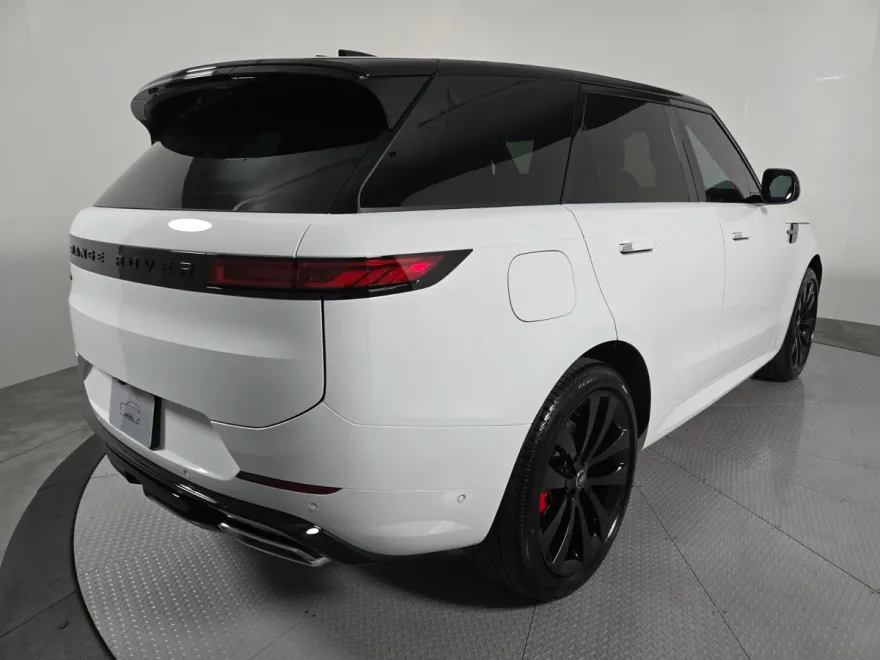 2025 Land Rover Range Rover Sport SE photo 1