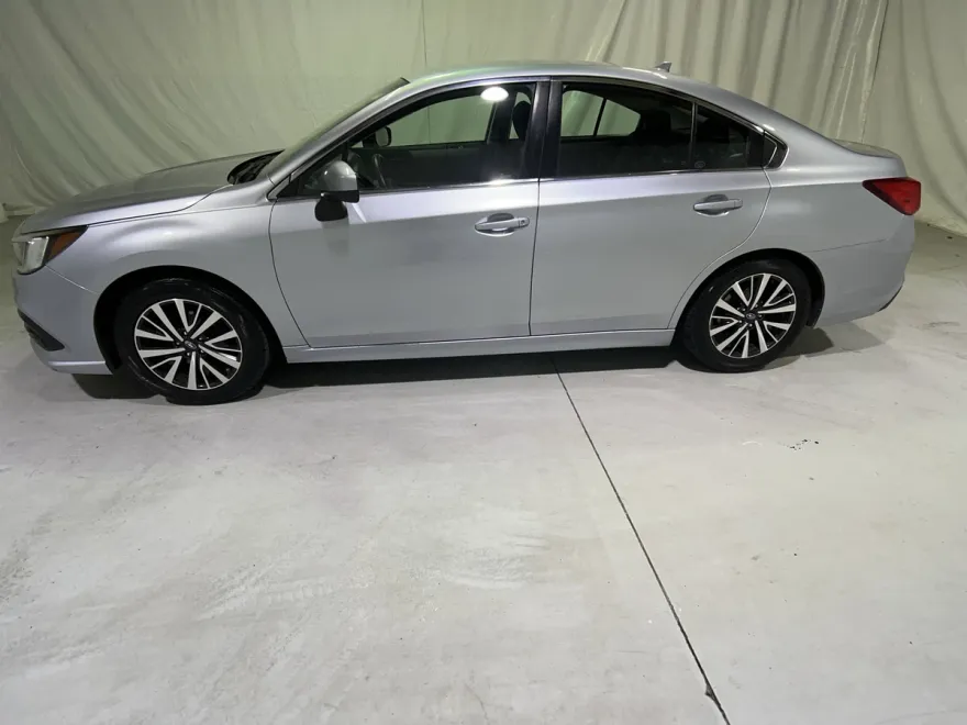 2018 Subaru Legacy Premium photo 1