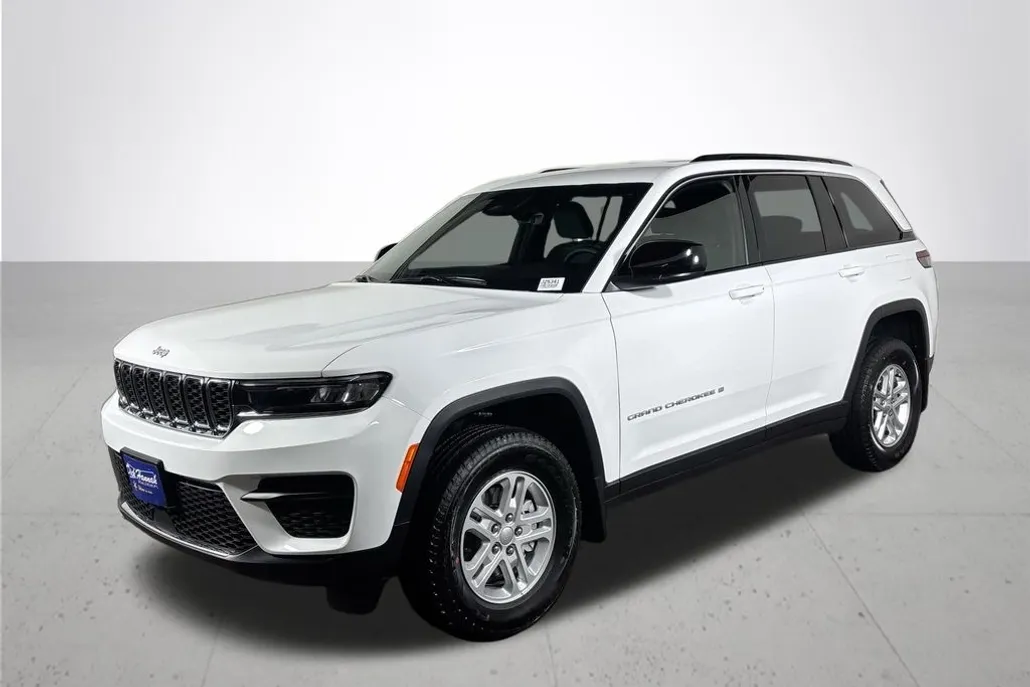 2025 Jeep Grand Cherokee Laredo photo 1
