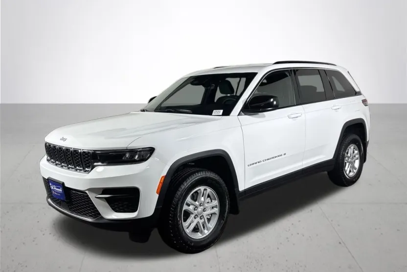 2025 Jeep Grand Cherokee Laredo photo 1