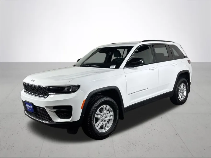 2025 Jeep Grand Cherokee Laredo photo 1