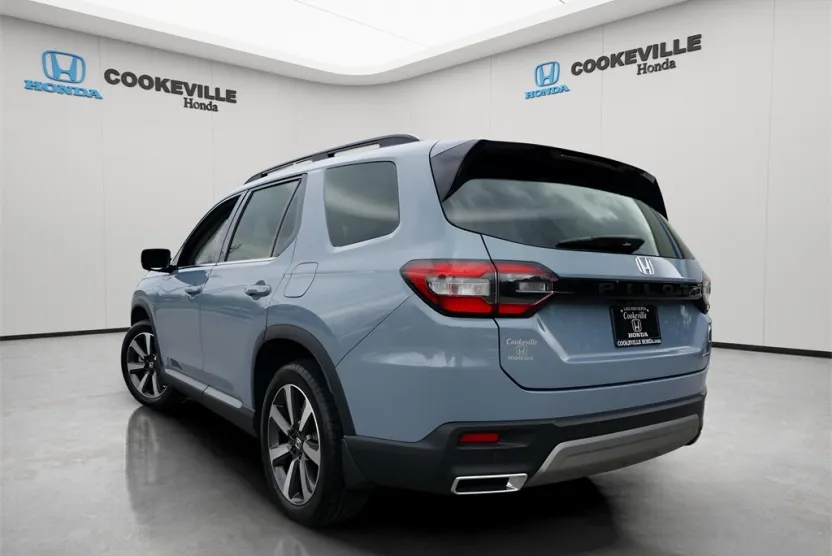 2024 Honda Pilot Touring photo 1