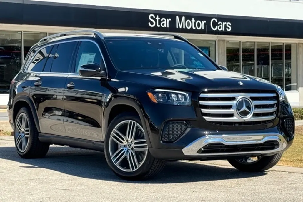 2025 Mercedes Benz GLS 450 4MATIC photo 1