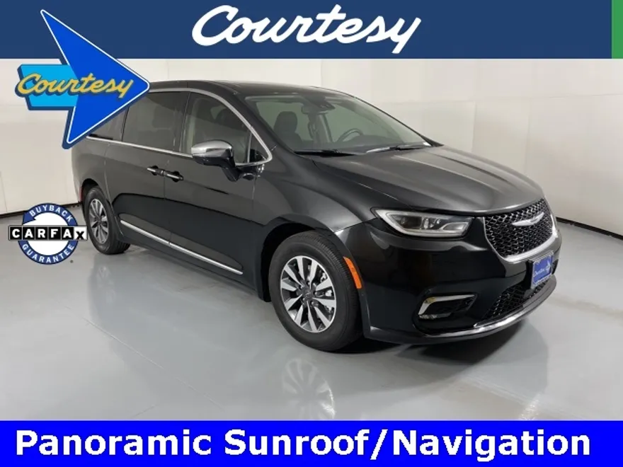 2022 Chrysler Pacifica Hybrid Limited photo 1