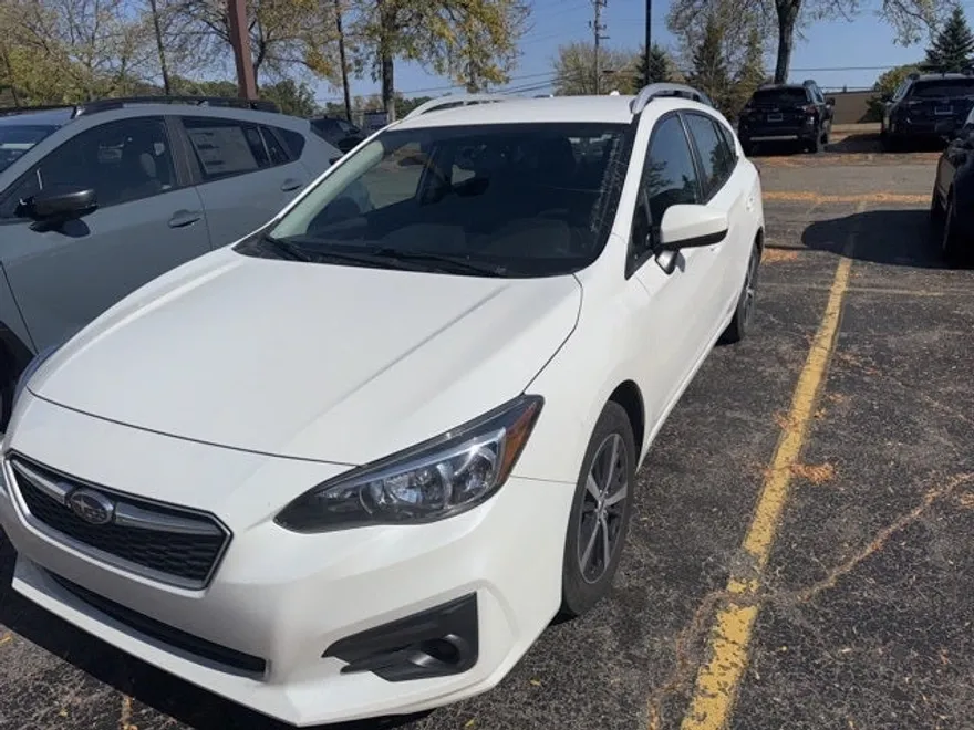 2019 Subaru Impreza 2.0i Premium photo 1