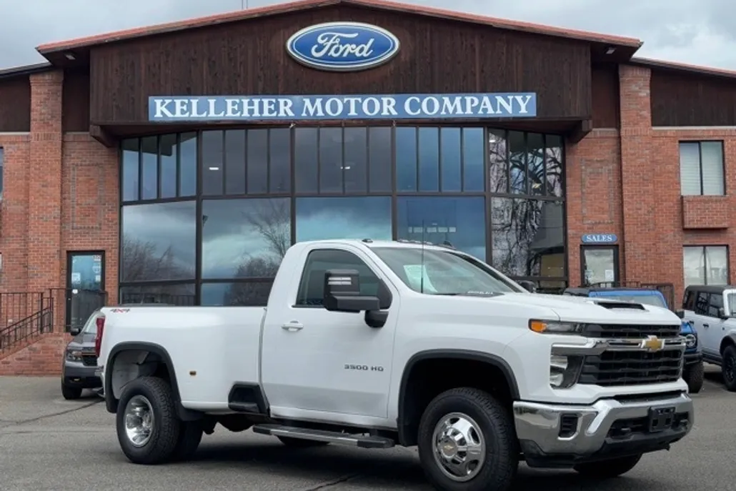 2024 Chevrolet Silverado 3500HD LT photo 1