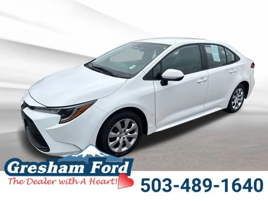2024 Toyota Corolla LE photo 1
