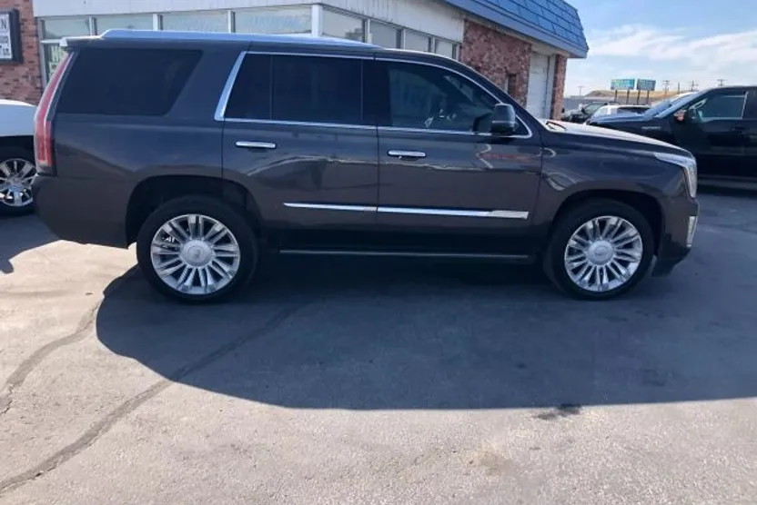 2016 Cadillac Escalade Platinum Sport photo 1