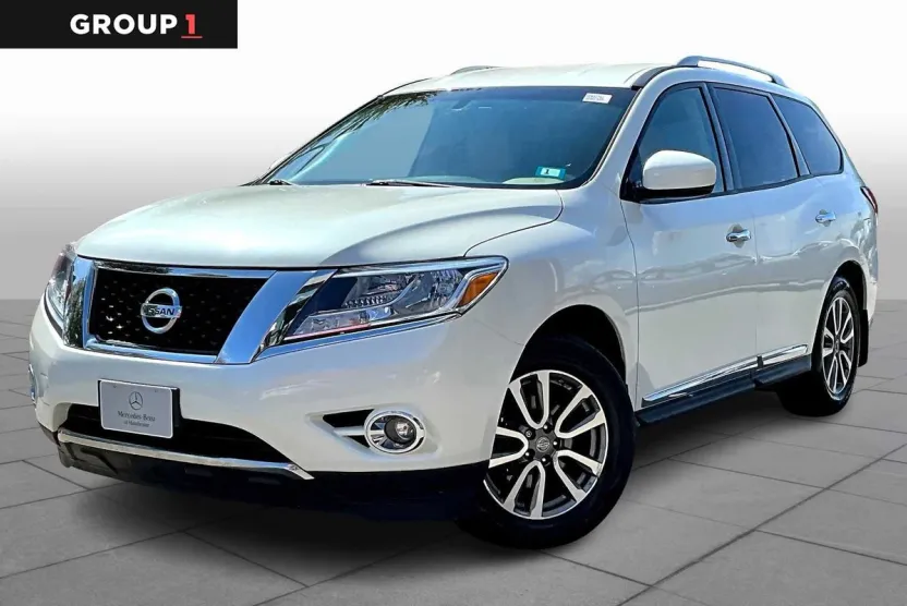 2015 Nissan Pathfinder SL photo 1