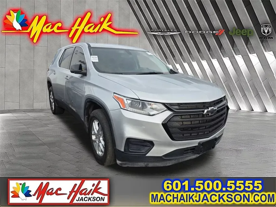 2021 Chevrolet Traverse LS photo 1