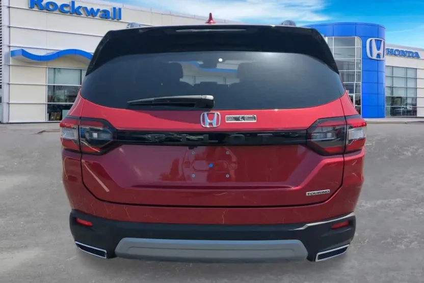 2025 Honda Pilot Touring photo 1