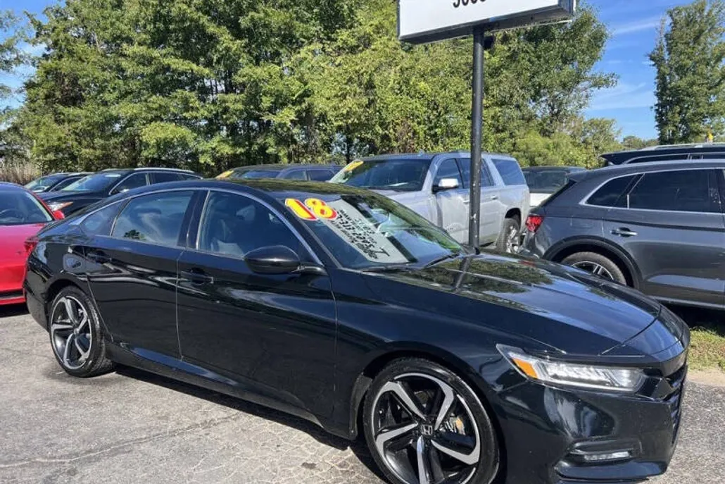 2018 Honda Accord Sport photo 1