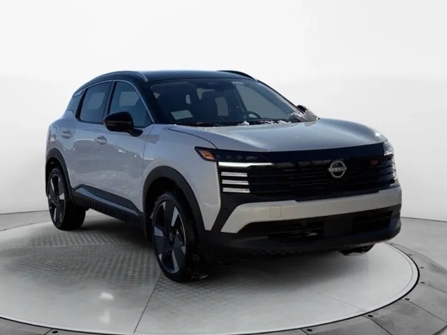 2025 Nissan Kicks SR photo 1