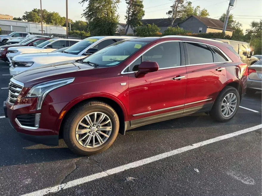 2017 Cadillac XT5 Luxury photo 1