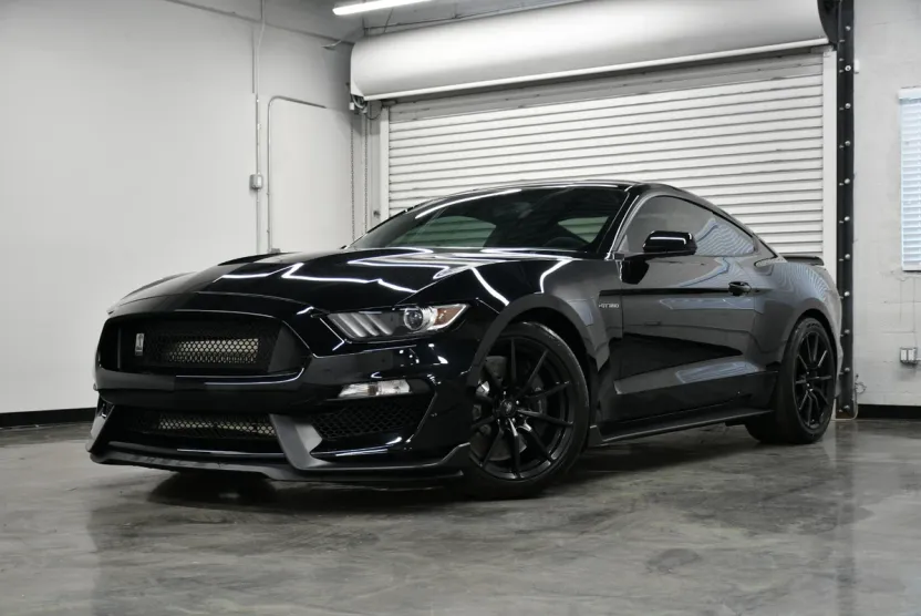 2017 Ford Mustang Shelby GT350 photo 1