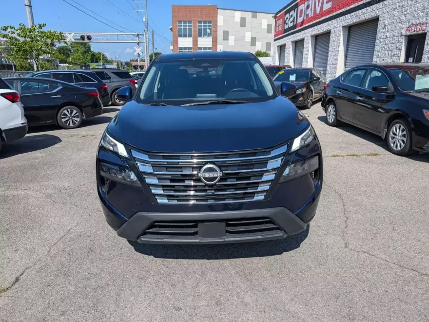 2024 Nissan Rogue SV AWD photo 1