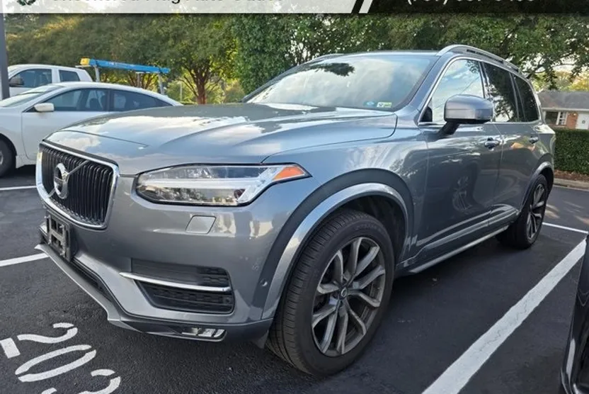 2017 Volvo XC90 T6 Momentum photo 1