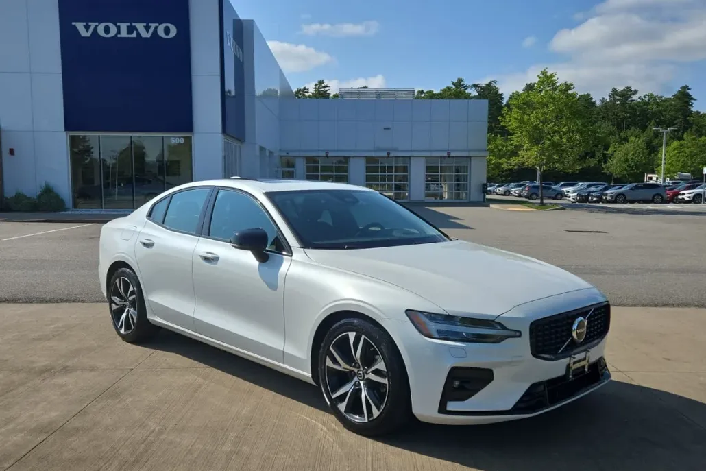 2025 Volvo S60 B5 Core photo 1