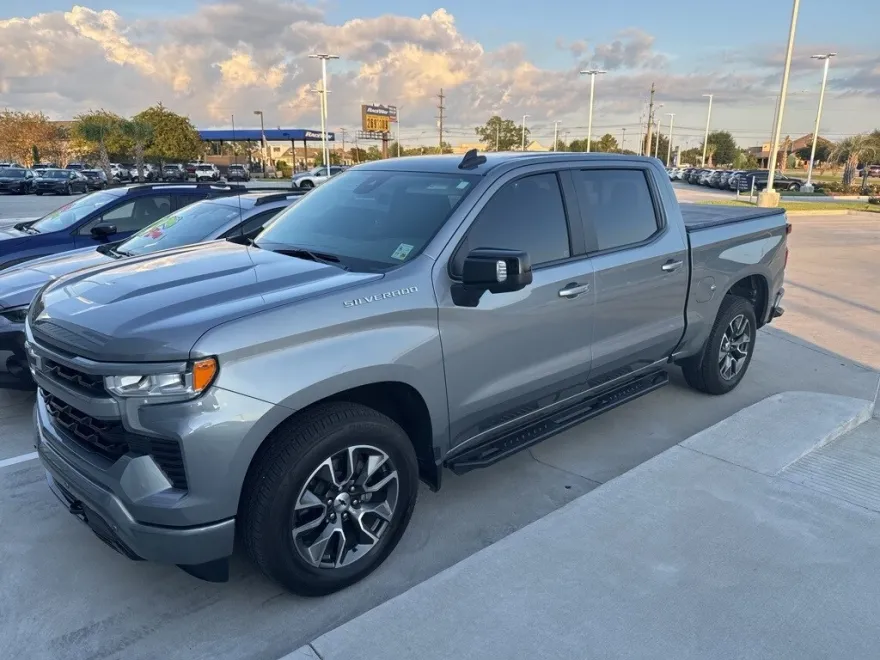 2024 Chevrolet Silverado 1500 RST photo 1