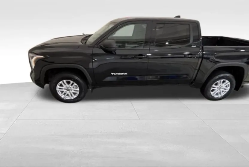 2022 Toyota Tundra SR5 photo 1