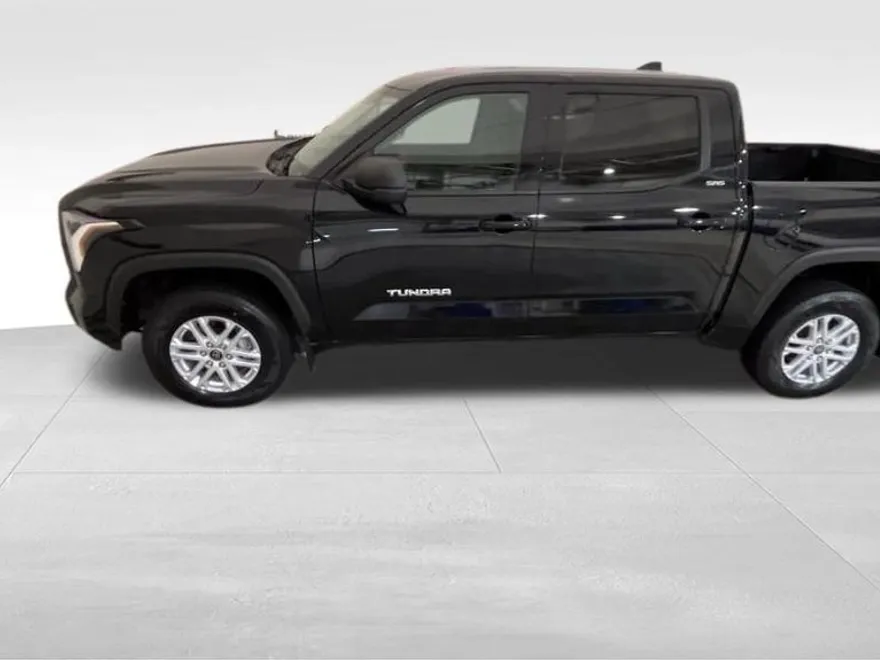 2022 Toyota Tundra SR5 photo 1