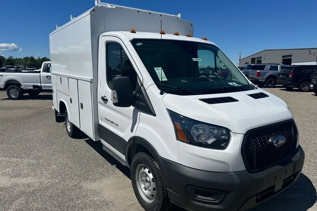 2025 Ford Transit Chassis Cutaway photo 1