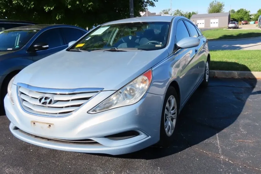 2011 Hyundai Sonata GLS photo 1