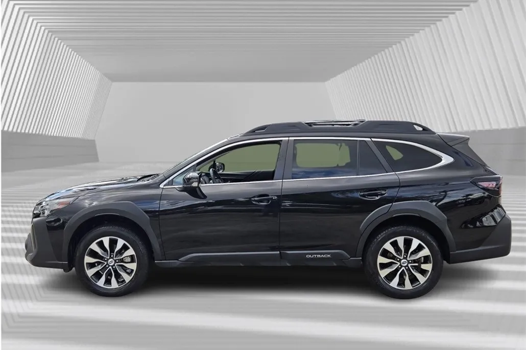 2023 Subaru Outback Limited photo 1