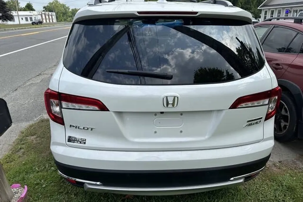 2020 Honda Pilot Touring photo 1