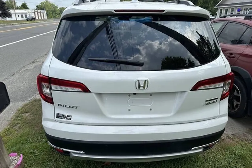 2020 Honda Pilot Touring photo 1