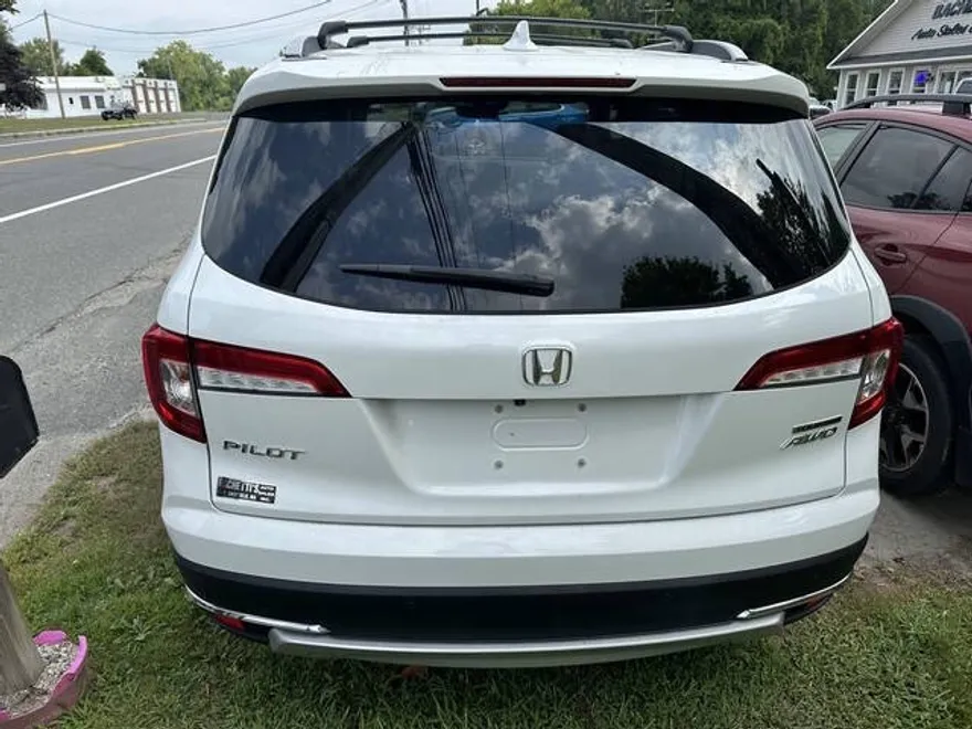 2020 Honda Pilot Touring photo 1