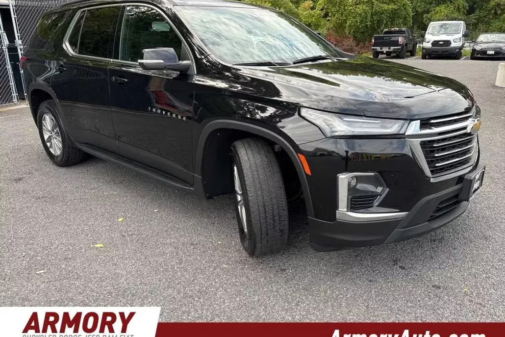 2022 Chevrolet Traverse Leather photo 1